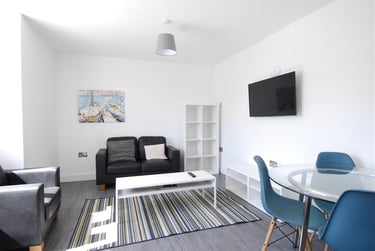 2 bed flat, Belgrave Lane, Mutley, Plymouth, PL47DA - Image 1